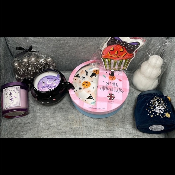 huge Halloween mystery box bundle - Picture 2 of 5